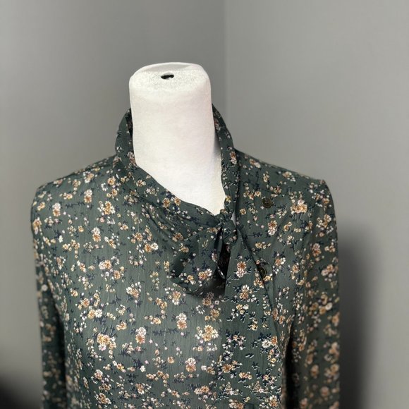 Easel Long Sleeve Blouse - Picture 4 of 7